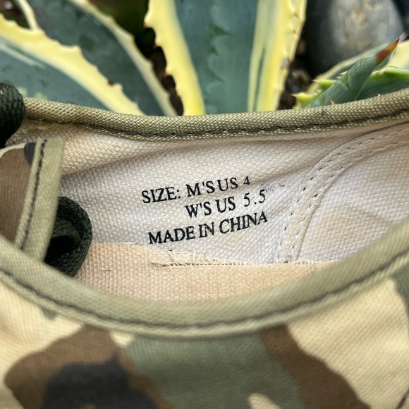 Vans Camouflage Canvas Original Low Top - Picture 4 of 12